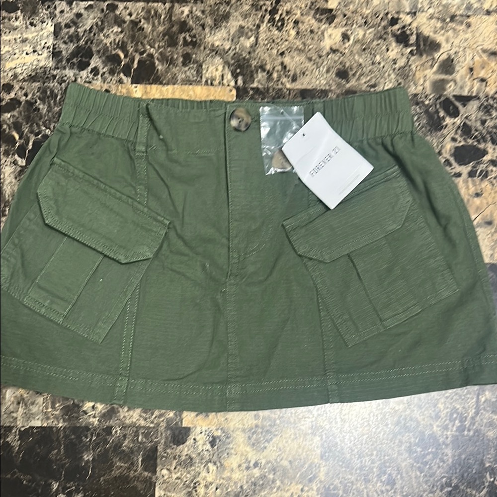 Green mini cargo skirt
